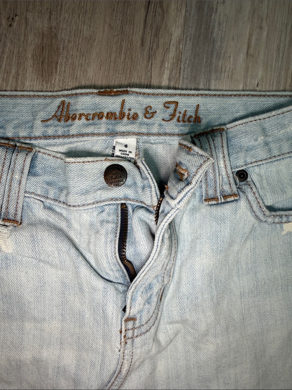 Abercrombie & Fitch Vintage Light Blue Distressed Denim Mini Skirt Size 6 - Picture 7 of 10
